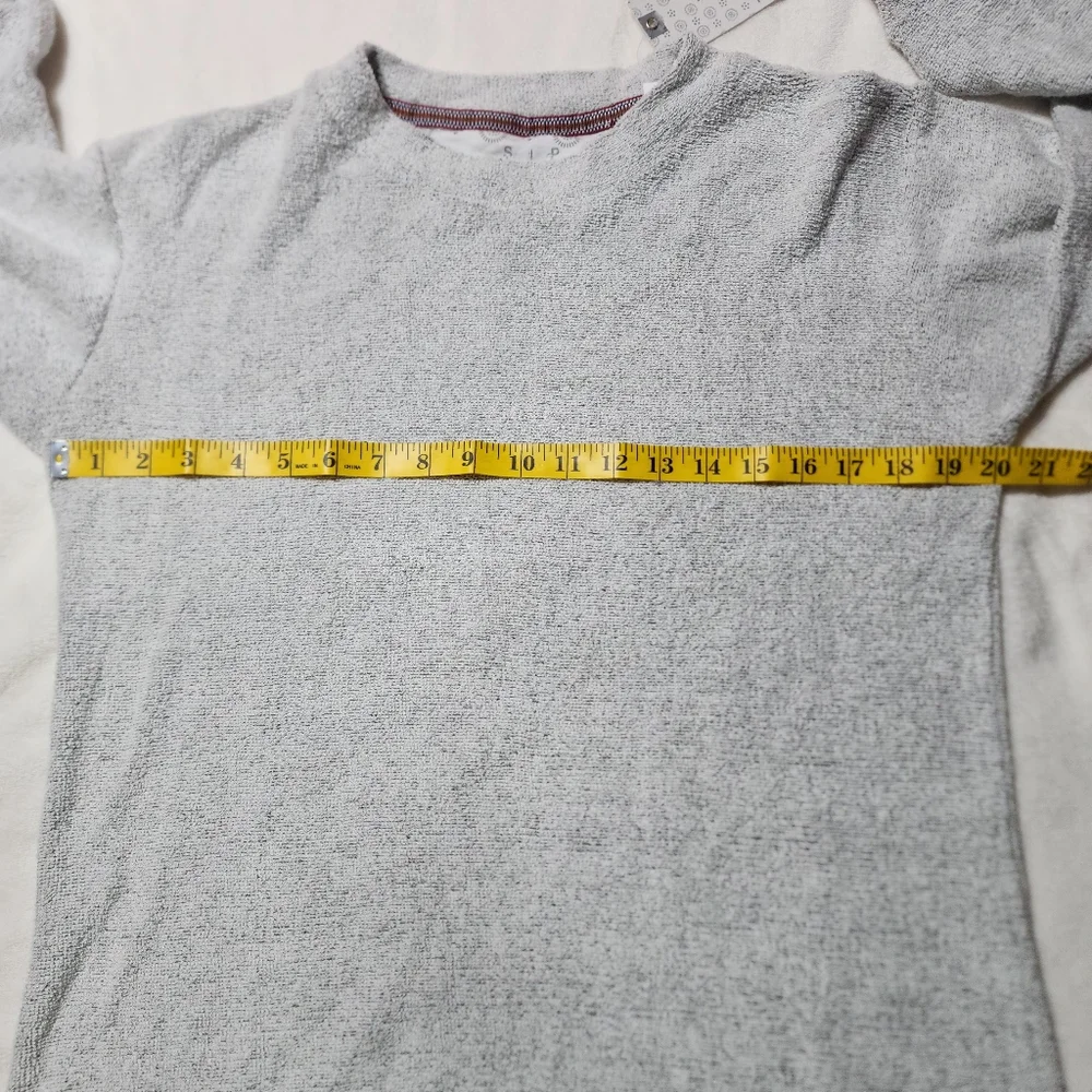 Royce Gray Crew Neck Sweater Size Small